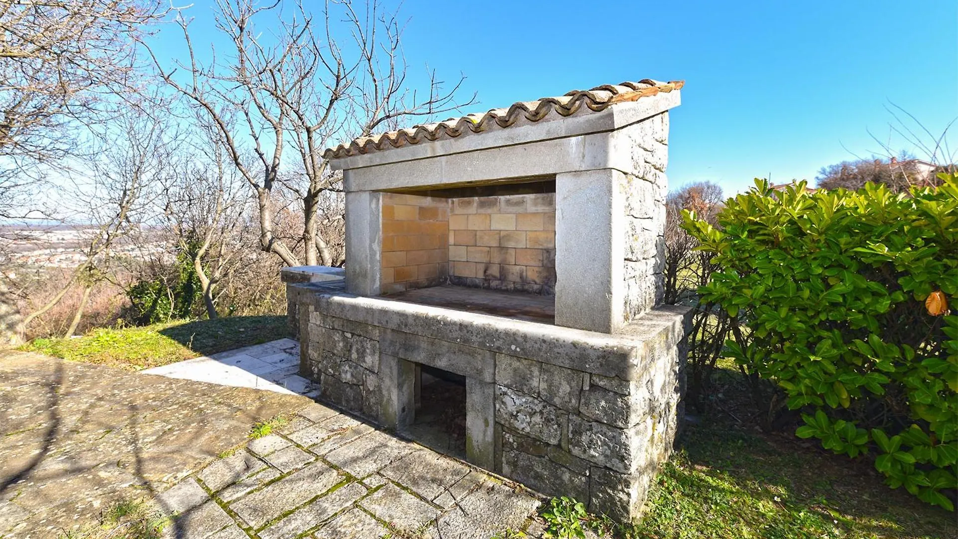 Apartments Presika 2372 Labin  Croatia